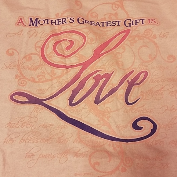 👸👕 A Mother's Greatest Gift is Love T-shirt - Picture 3 of 4
